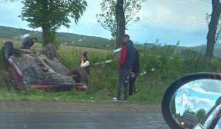Árokba borult egy autó a Huszti járásban