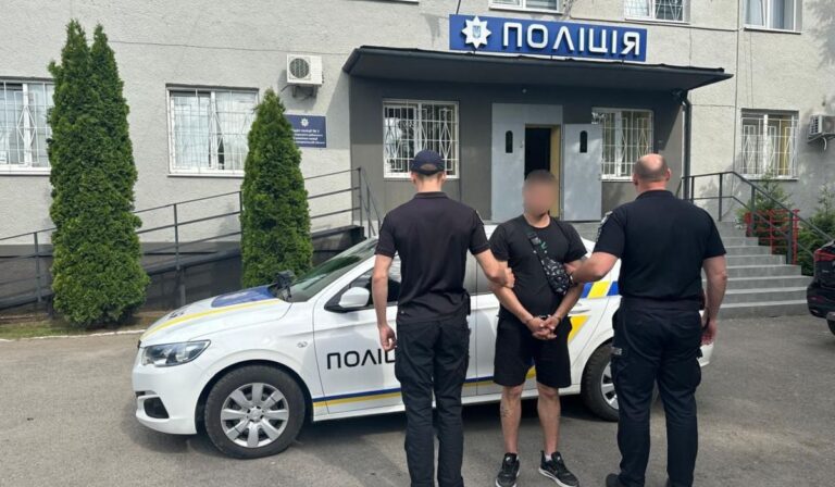 Kézigránáttal sétált egy férfi Ungváron