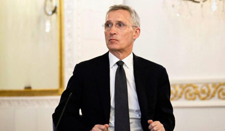 Stoltenberg: Ukrajnának joga van az önvédelemhez