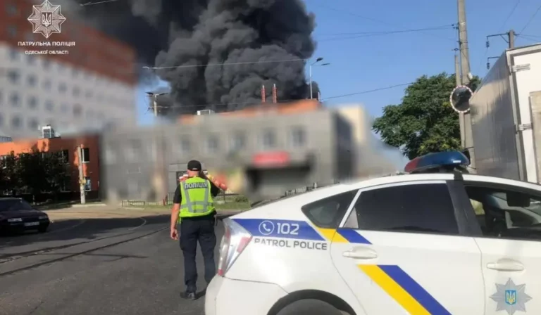 Orosz légicsapás érte Odesszát, több civil megsebesült