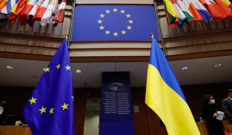 Kilencven ország és szervezet jelezte részvételét a svájci csúcsra