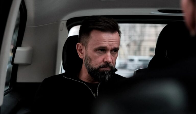 Budapestre érkezett Viktor Mikita
