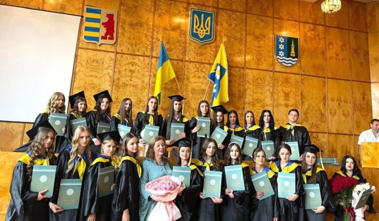 Átvették diplomáikat a Huszti Egészségügyi Koledzs végzősei