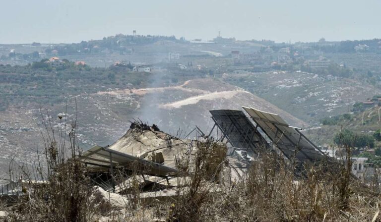 Rakéták és drónok százaival támadta Izraelt Libanonból a Hezbollah