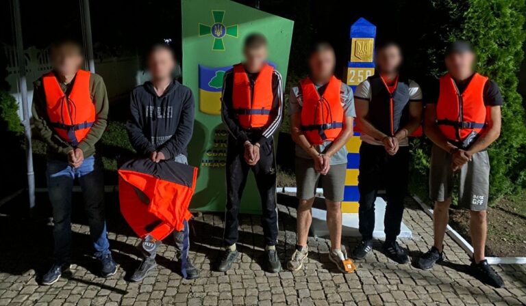 Tiszán átkelőket tartóztattak fel román határőrök