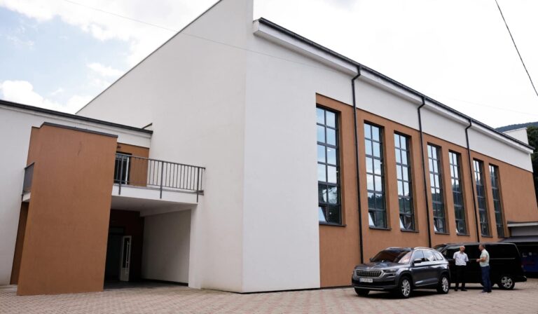 Felújították az ökörmezői középiskola sportkomplexumát