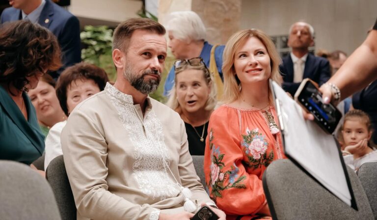 Mikita: történelmi esemény az első állami kétnyelvű iskola megnyitása