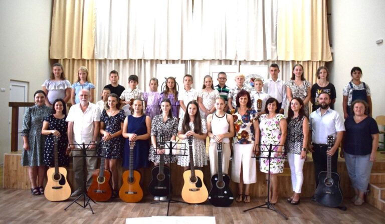 V. alkalommal csendültek fel Cipő dalai a Gitár-, ének- és verstábor zárókoncertjén