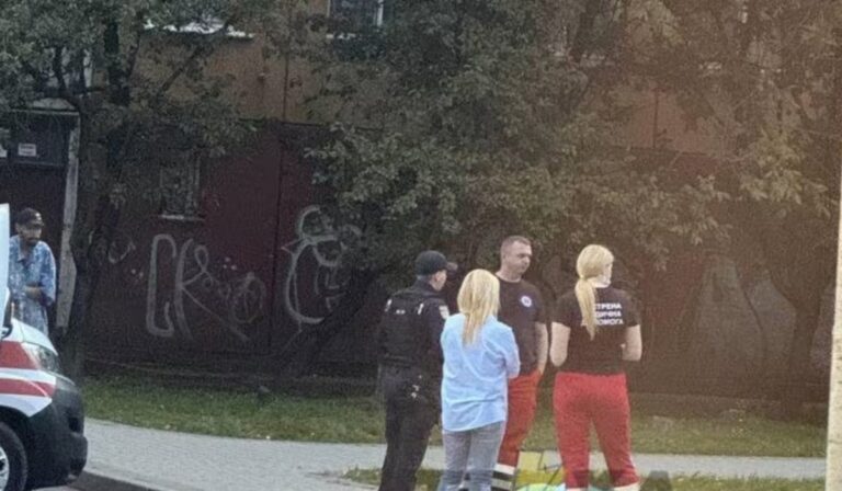 Bevásárlóközpont közelében halt meg egy férfi Ungváron