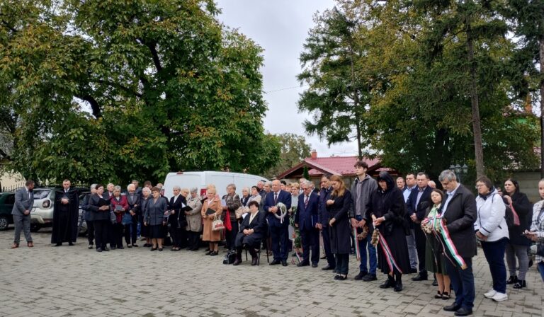A Perényi Kultúrkúriában is megemlékeztek az aradi vértanúkról