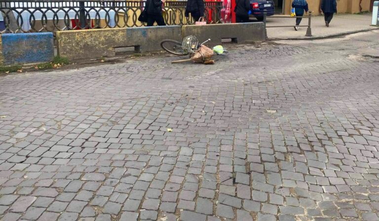 Kerékpáros esett egy teherautó elé Beregszászban
