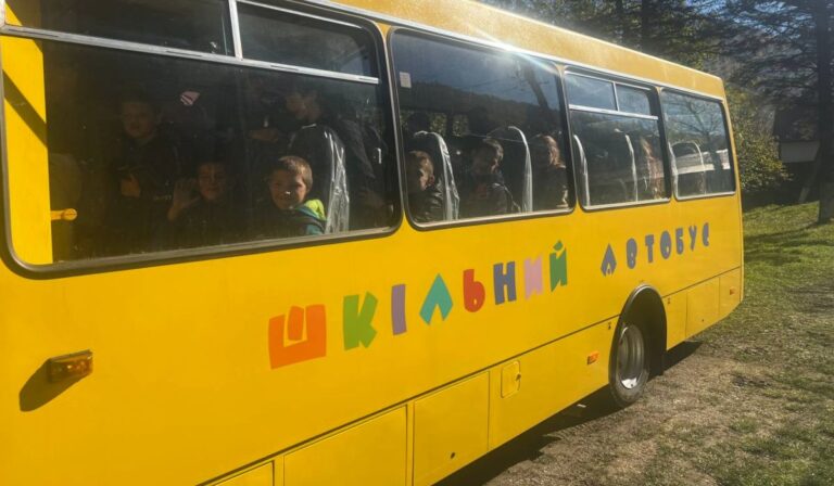 Új iskolabuszt kapott a Rahói járás