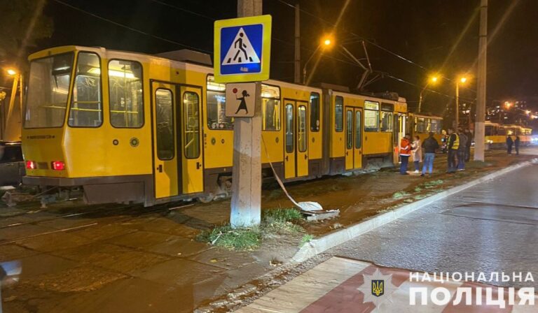 Villamos gázolt el egy nőt és unokáját Lembergben