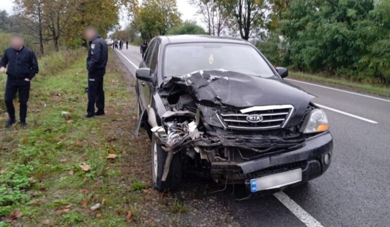 Személyautó és motorkerékpár ütközött a Huszti járásban