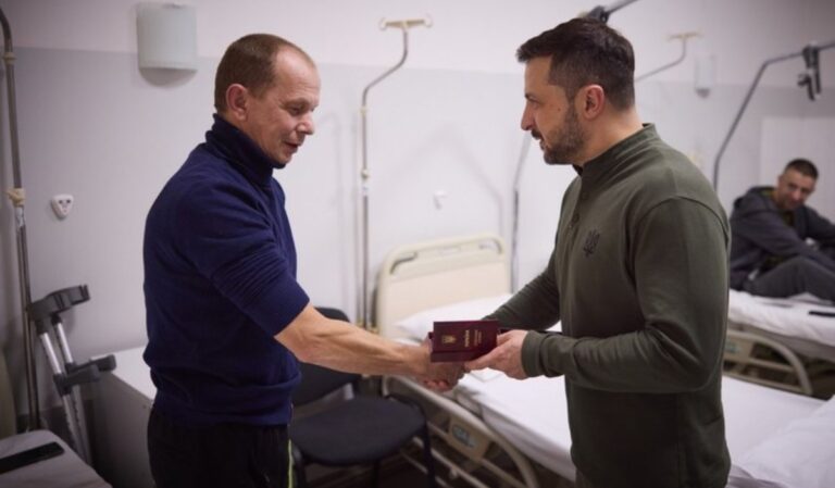 Володимир Зеленський в Ужгороді відвідав поранених захисників