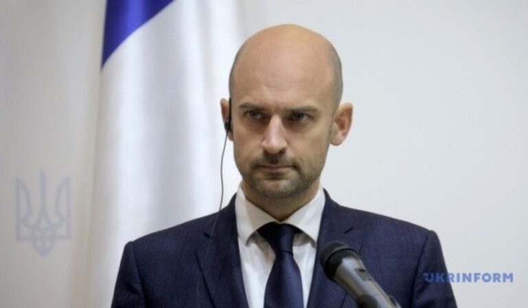 Jean-Noel Barrot: Ukrajna „a szabadság és az elnyomás közötti frontot tartja”