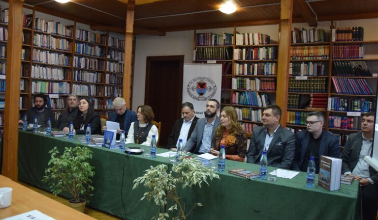 Történelem és identitás: Beregszász és Nagybereg monográfiáinak bemutatója a Rákóczi-főiskolán