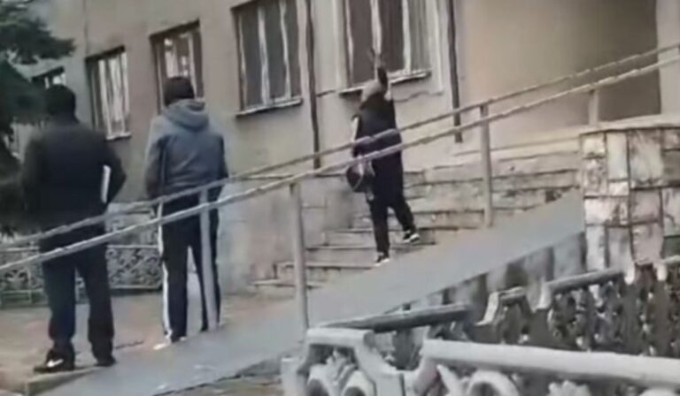 Lövöldözött egy férfi a huszti TCK épülete előtt