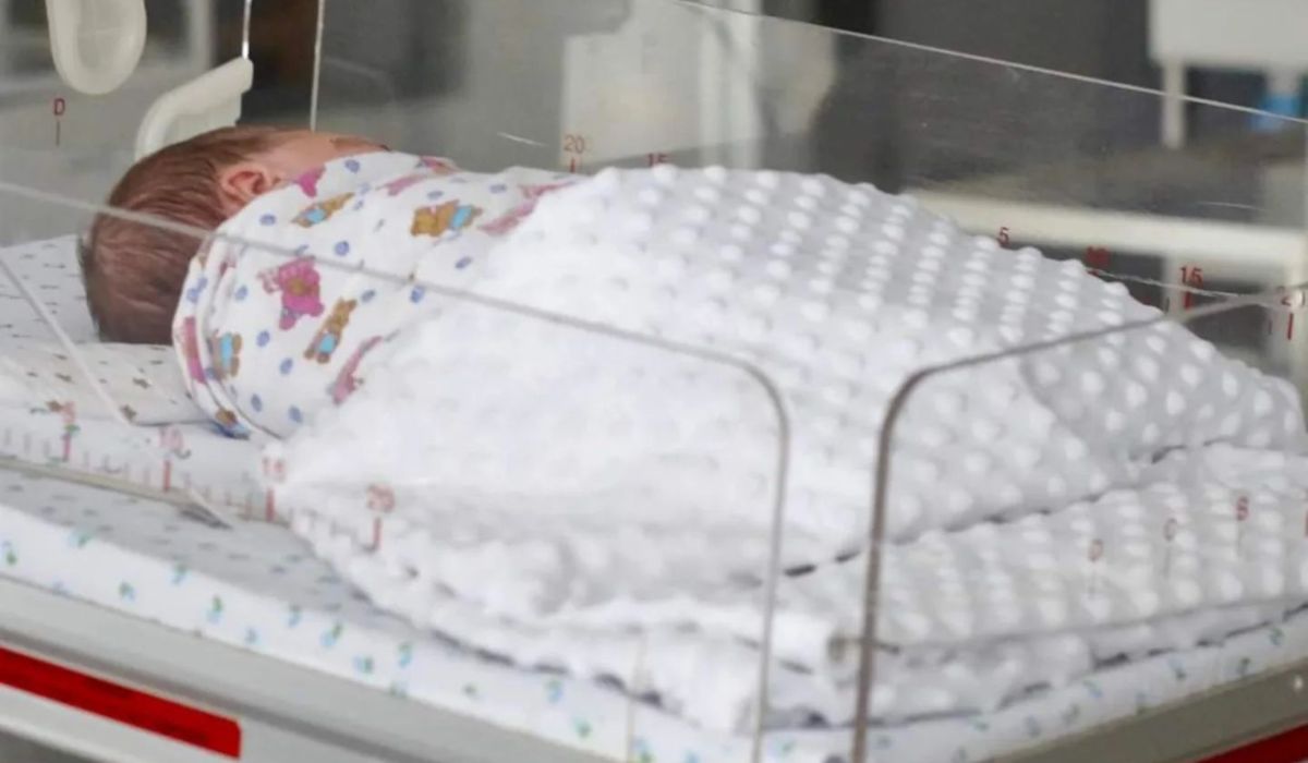 újszülött gyermek