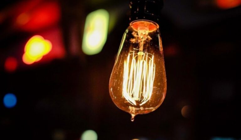 Óránkénti áramszüneteket vezetnek be több megyében