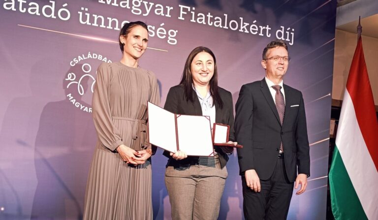 Magyar Fiatalokért Díjat kapott dr. habil Váradi Natália
