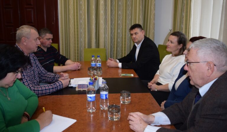 Ференц Вікторія відвідала Берегівську міську раду
