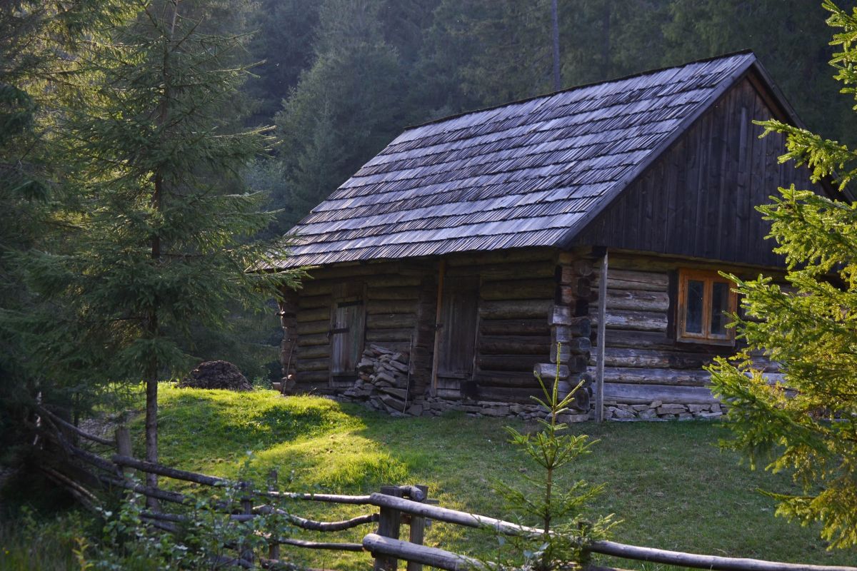 eltűnőben lévő világ házikó