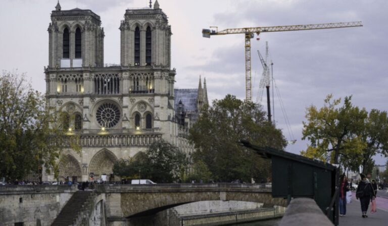 Hatezer rendőrt és csendőrt mozgósítanak a Notre-Dame megnyitására