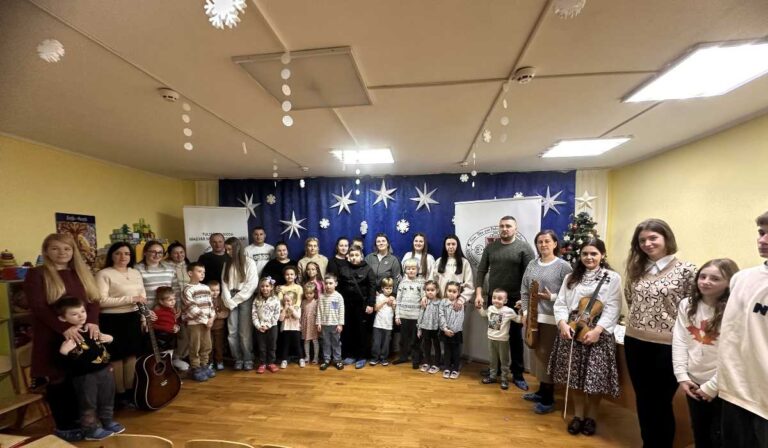 Több mint 10 szórványtelepülésen adott adventi koncertet a Tulipán Tanoda Magyar Népművészeti Iskola