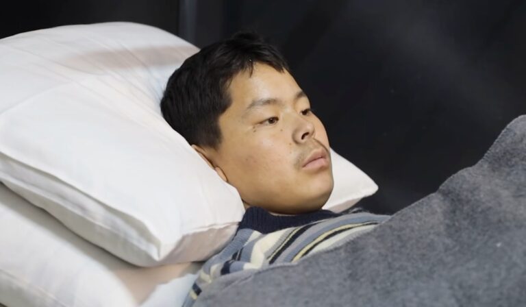 Kihallgattak egy fogságba esett észak-koreai katonát