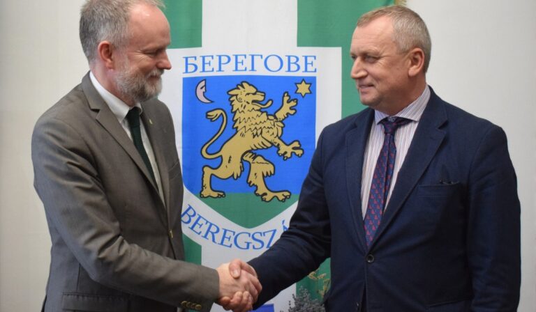 Beregszászban járt a svéd nagykövet