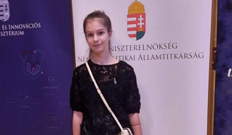 Felhangolva: interjú Kláriková Zsófiával