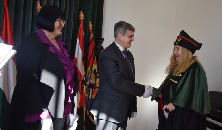 Diplomaátadó ünnepség a Perényi Kultúrkúriában
