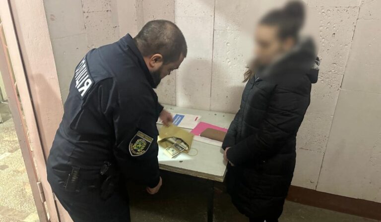 Húszezer dollárért akarta eladni kislányát egy harkivi nő