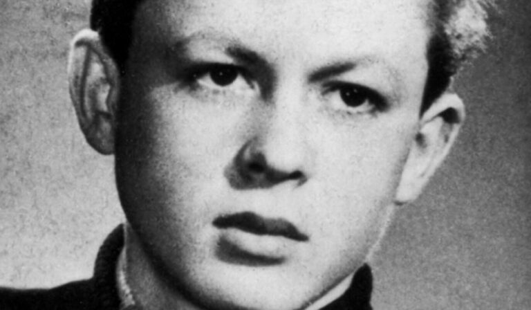 66 éve végezték ki Mansfeld Pétert