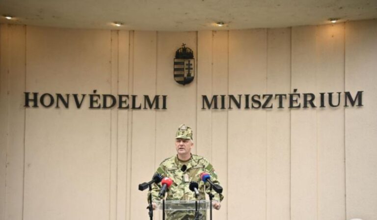 Kormánytisztviselő kezében robbant fel egy kézigránát