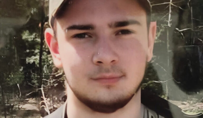 Háború: fiatal técsői katona holttestét szállítják haza