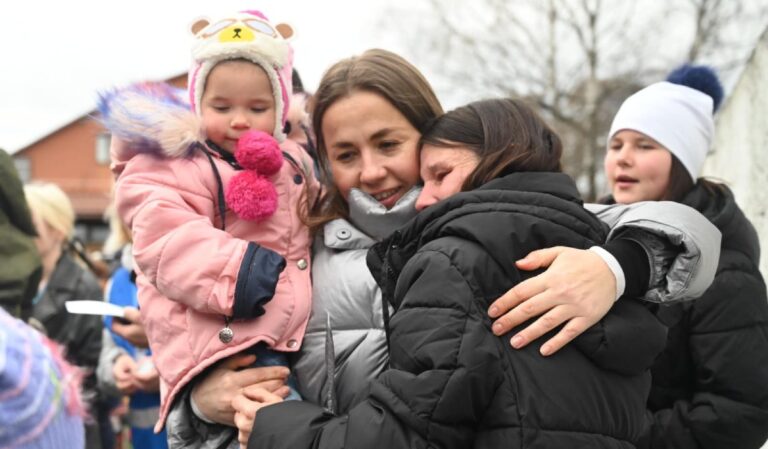 На Закарпаття прибув евакуаційний поїзд із жителями Донеччини