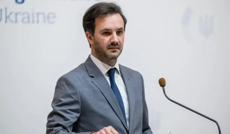 Kijev „semmisnek” tartja az ukránok kiutasításáról szóló orosz elnöki rendeletet