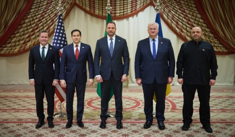 Ukrajna kész elfogadni az USA azonnali tűzszünetre vonatkozó javaslatát