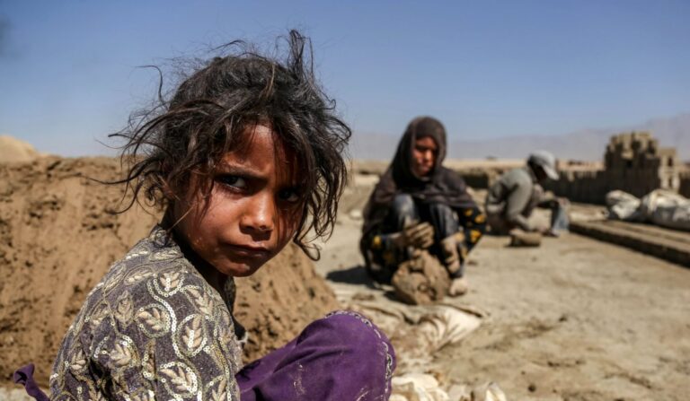 UNICEF: 122 millió lány nem jár iskolába
