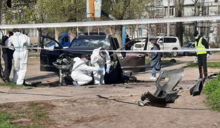 Felrobbant egy tisztviselő autója Dnyipróban