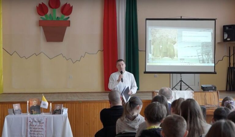 Könyvbemutató a Dayka Gábor Líceumban