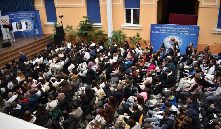 Понад 600 учнів декламували разом у Берегові