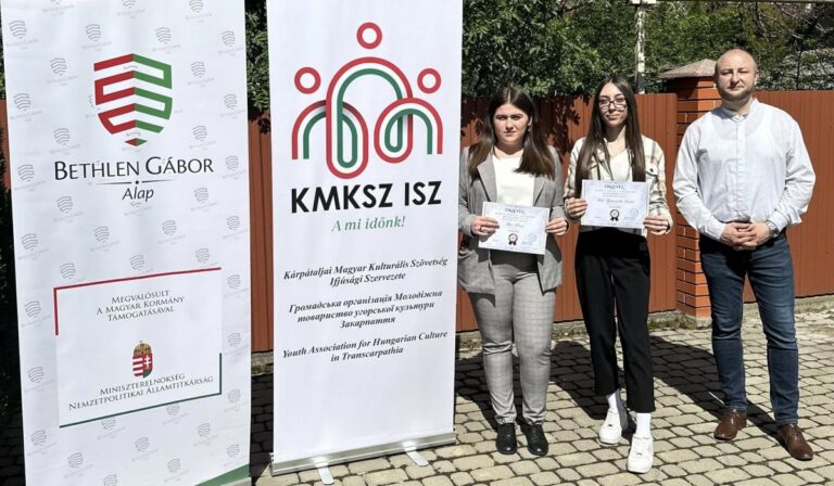 Átadták a KMKSZ ISZ esszépályázatának díjait