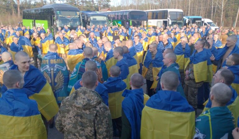 Fogolycsere: 277 ukrán katona tért vissza