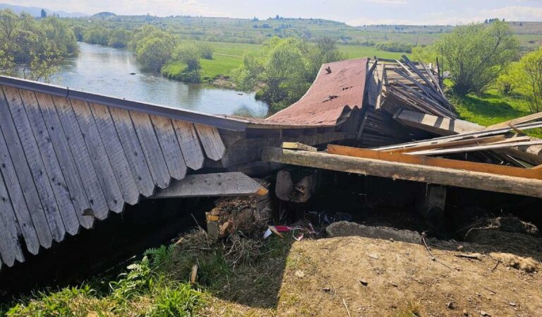 Összeomlott Erdély egyik legrégebbi fedeles hídja Maroshévízen