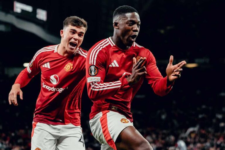 Az év legizgalmasabb meccsén jutott tovább a Manchester United