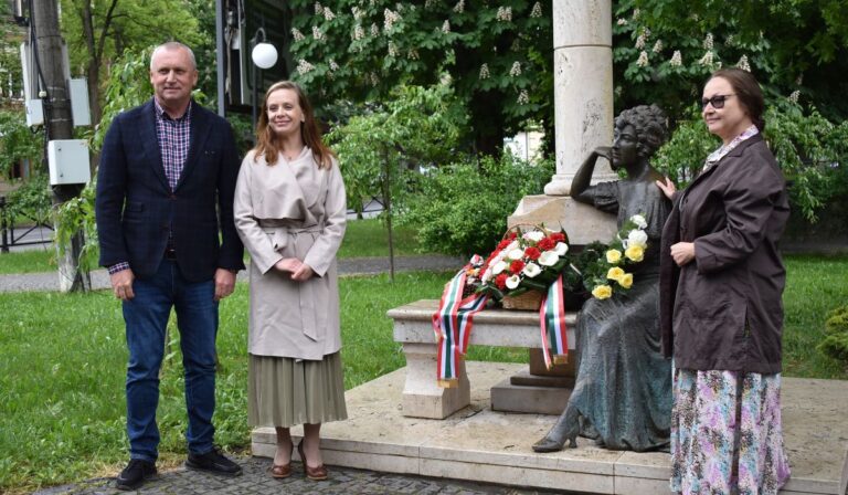 Fedák Sári halálának 70. évfordulójára emlékeztek Beregszászban