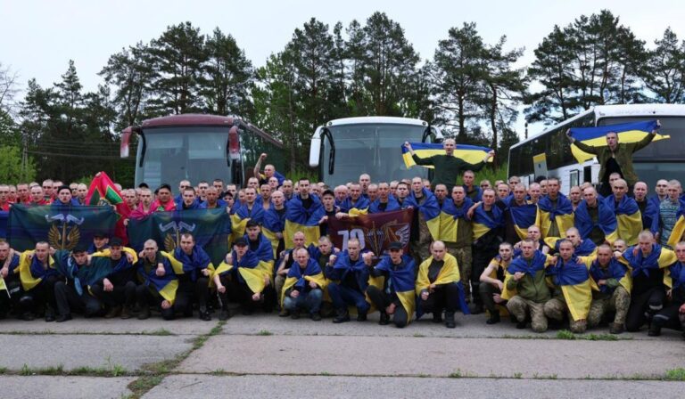 Újabb fogolycsere volt, kárpátaljai katonák is hazatérhettek